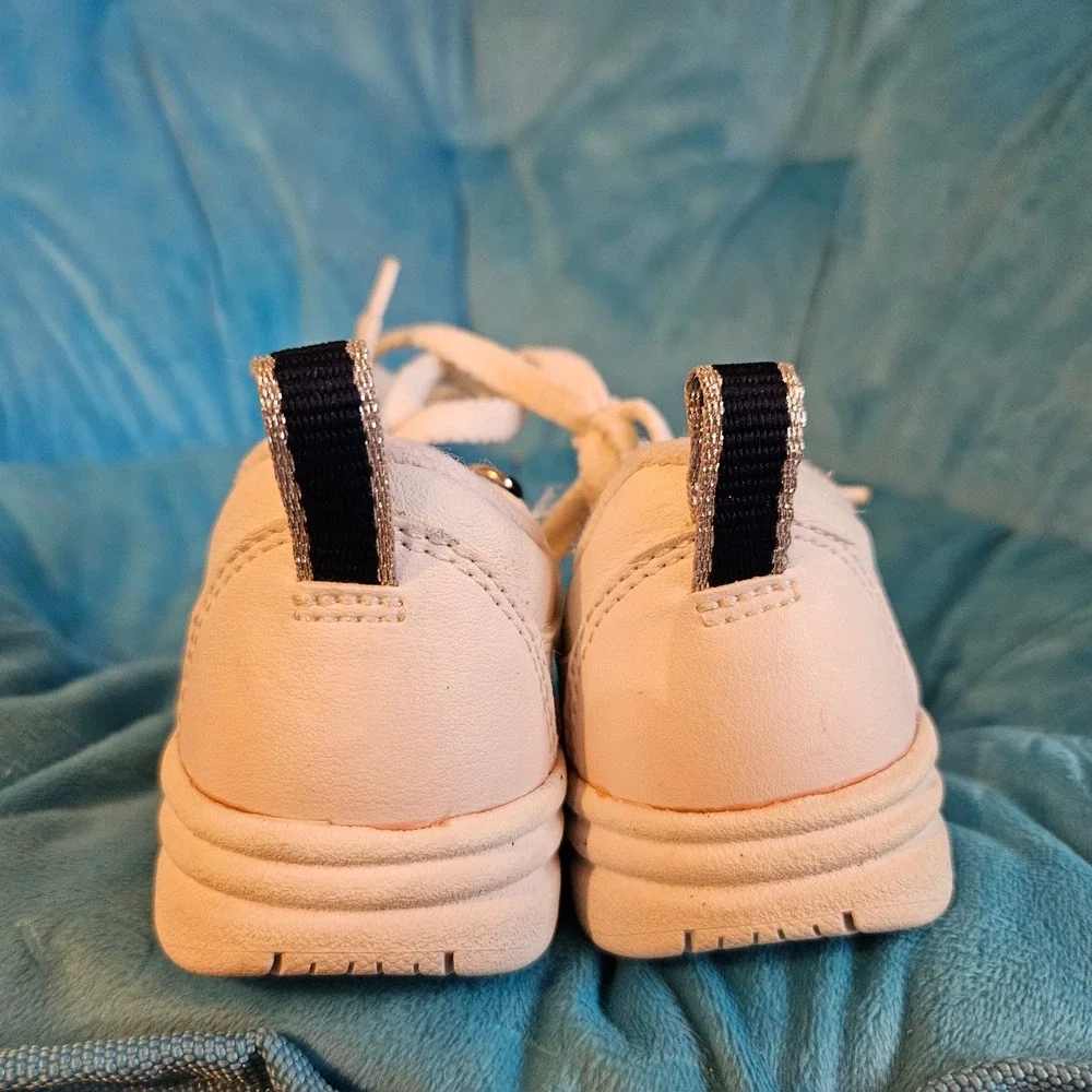 Converse All Star White Leather Low Top Toddler Shoes Sneakers Size‎ 4